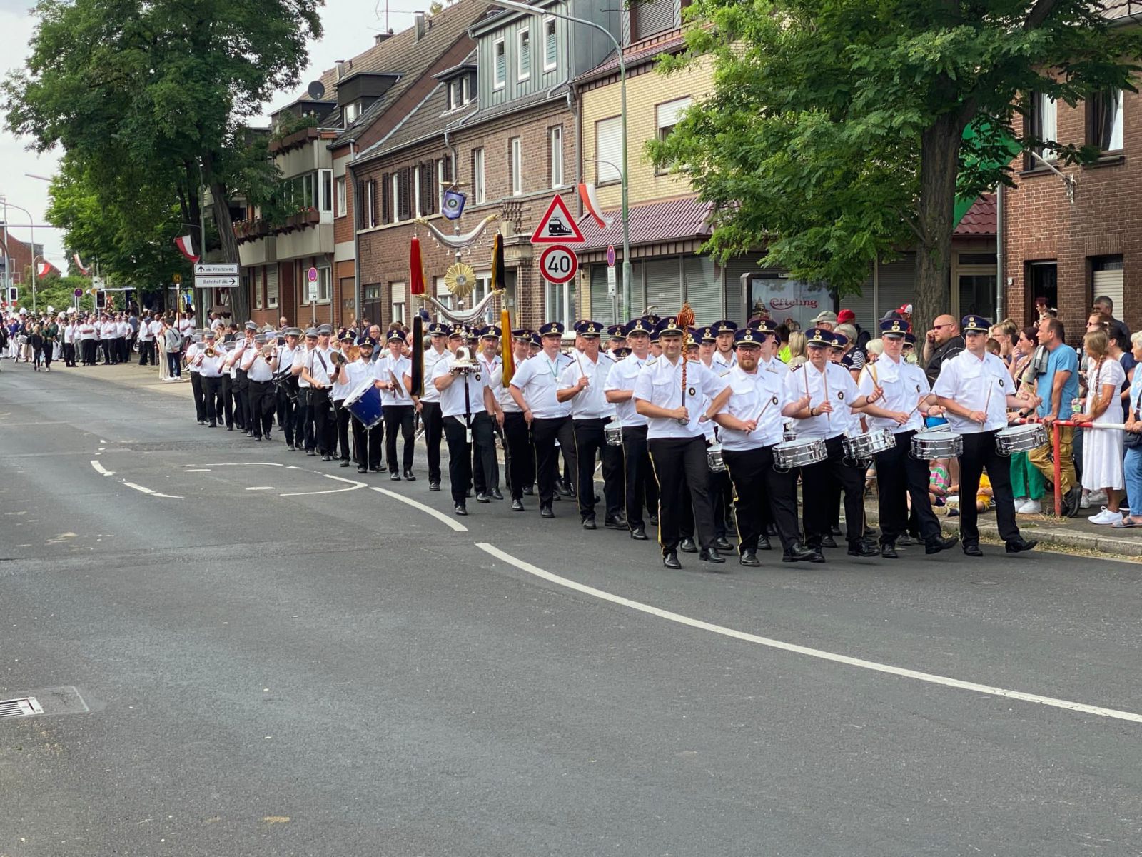 Parade Holzheimer Schützenfest 2023 Montag (01)